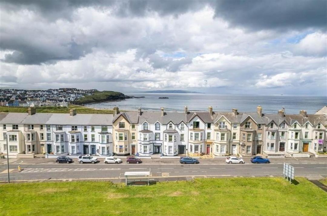 Apartment 4 Dunluce Park - By The Sea *