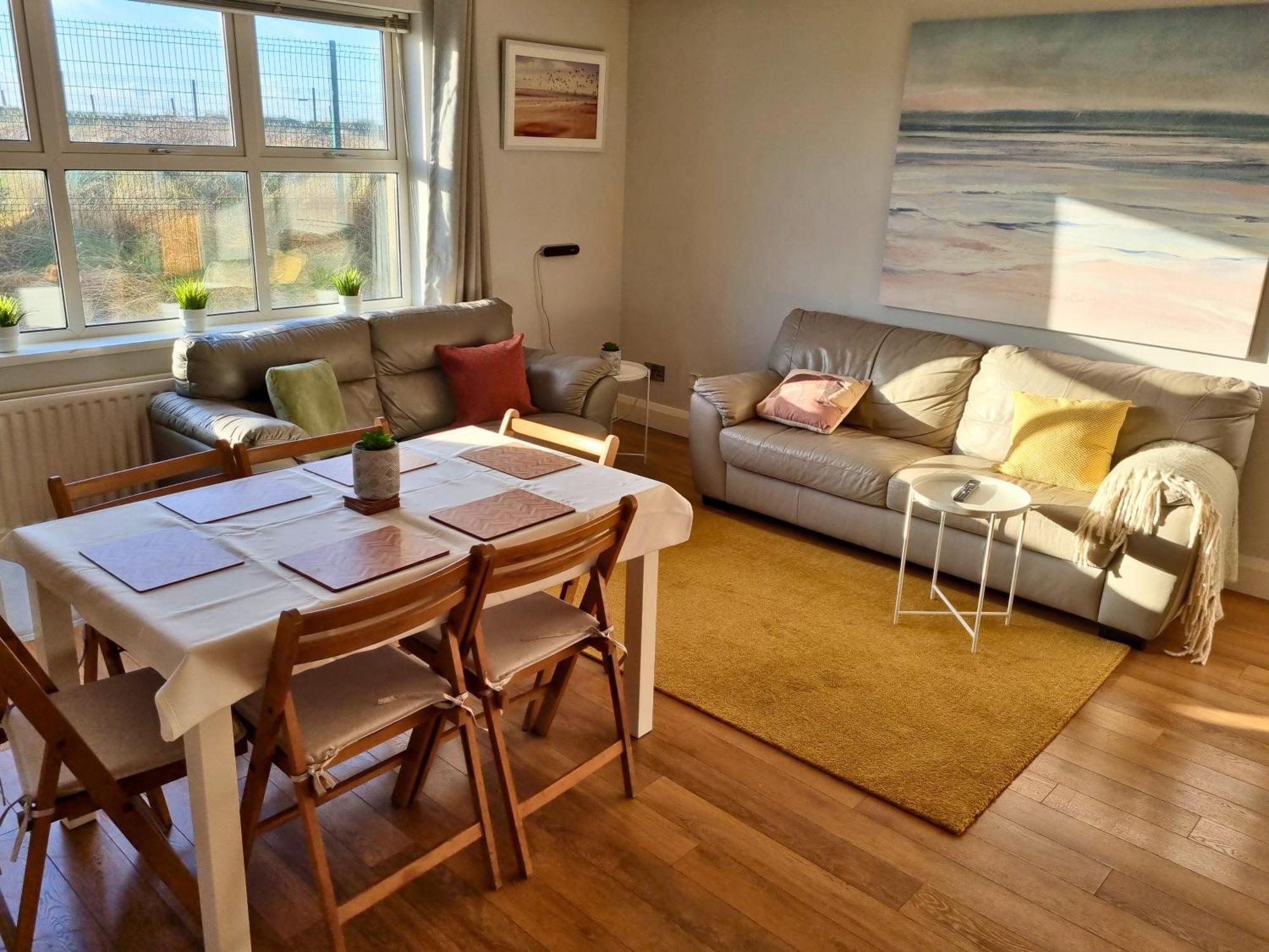 Apartment 4 Dunluce Park - By The Sea *