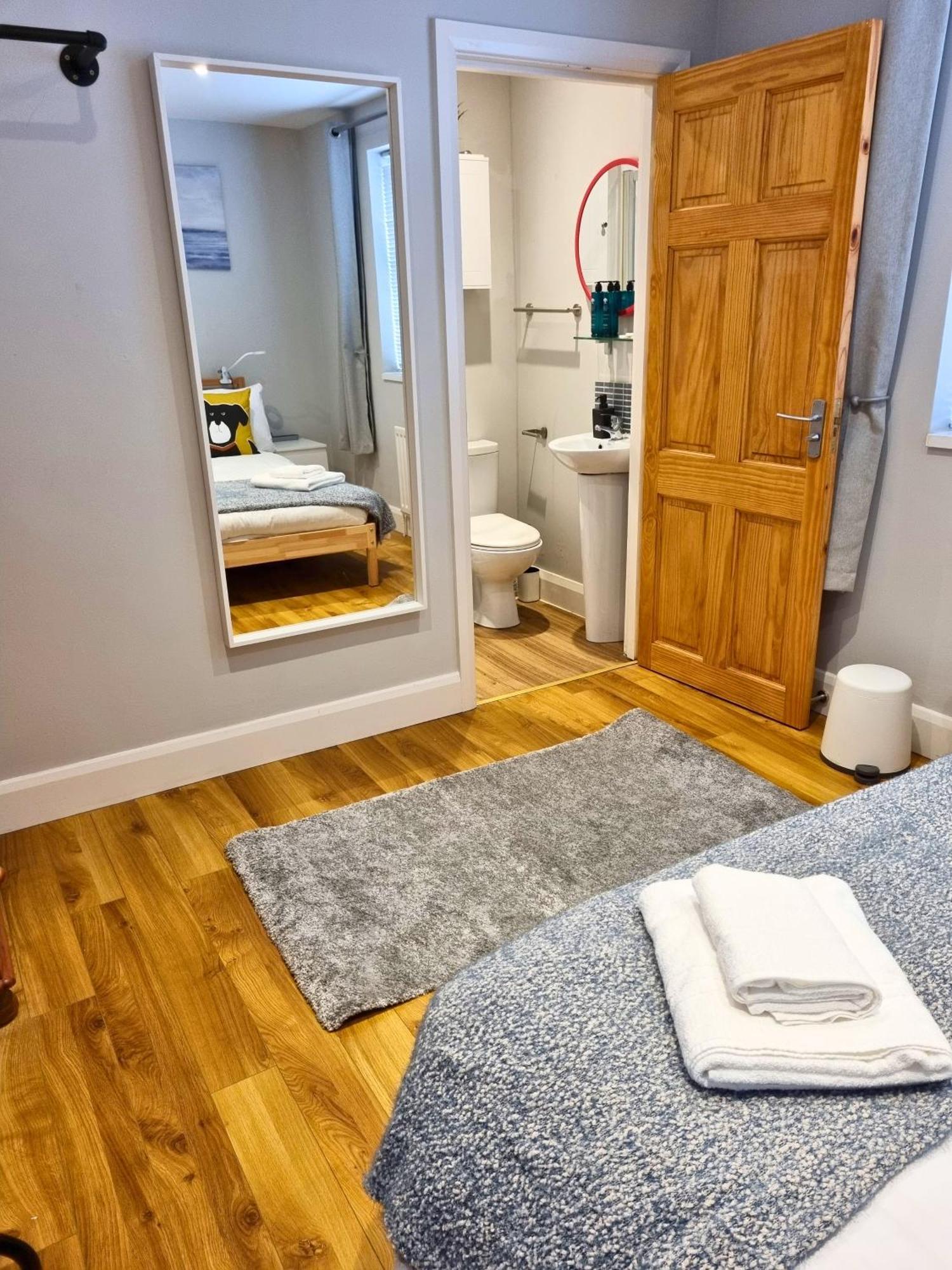 4 Dunluce Park - By The Sea