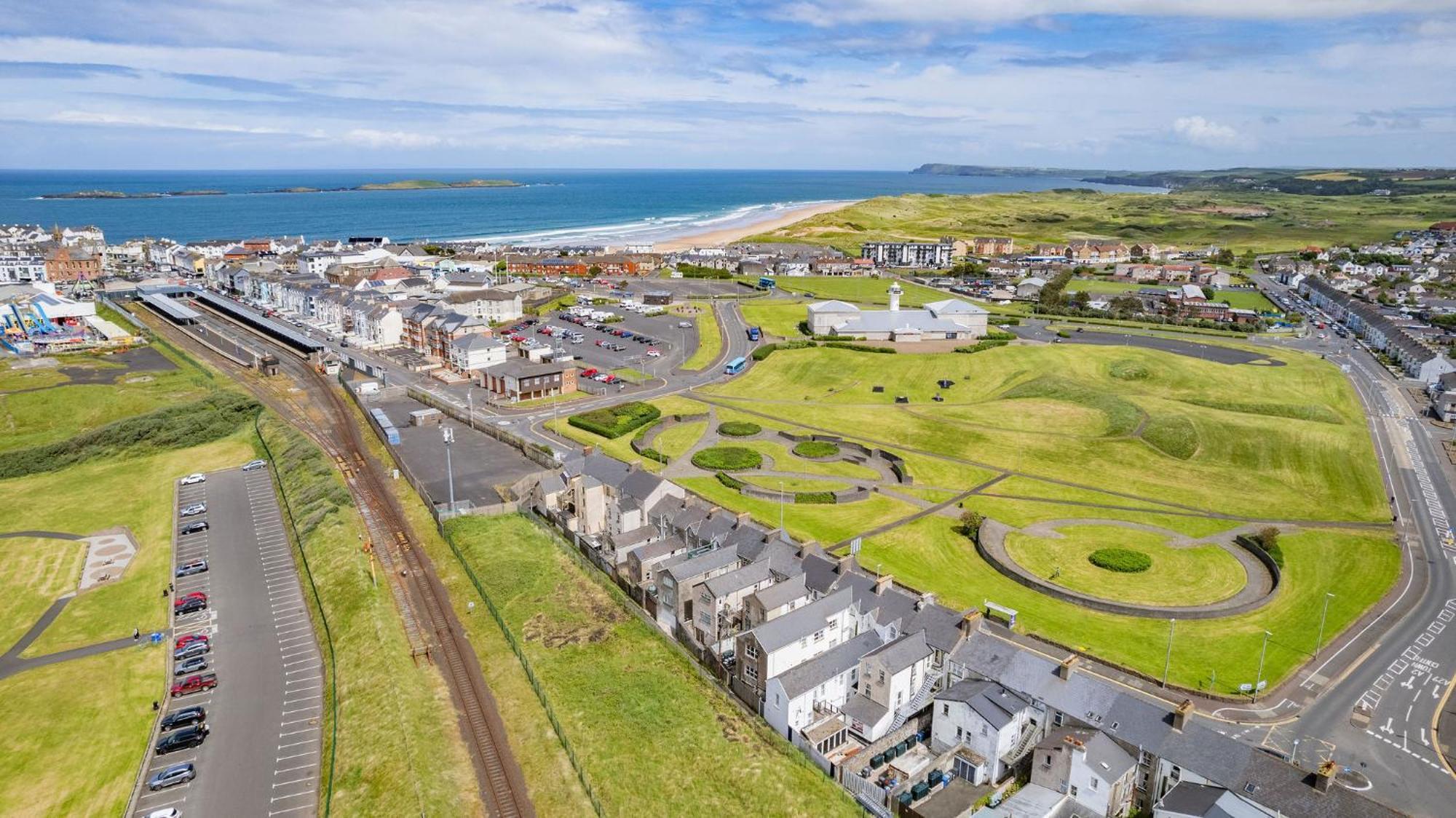 Apartment 4 Dunluce Park - By The Sea Portrush