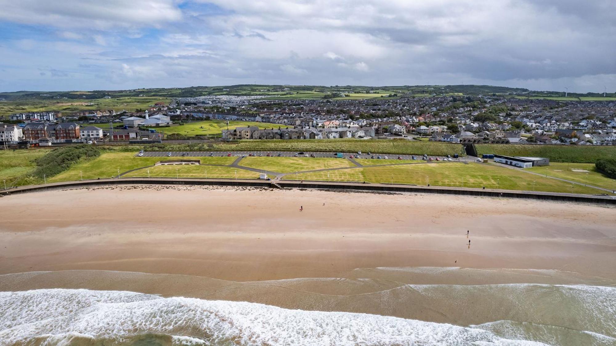 4 Dunluce Park - By The Sea Apartment *